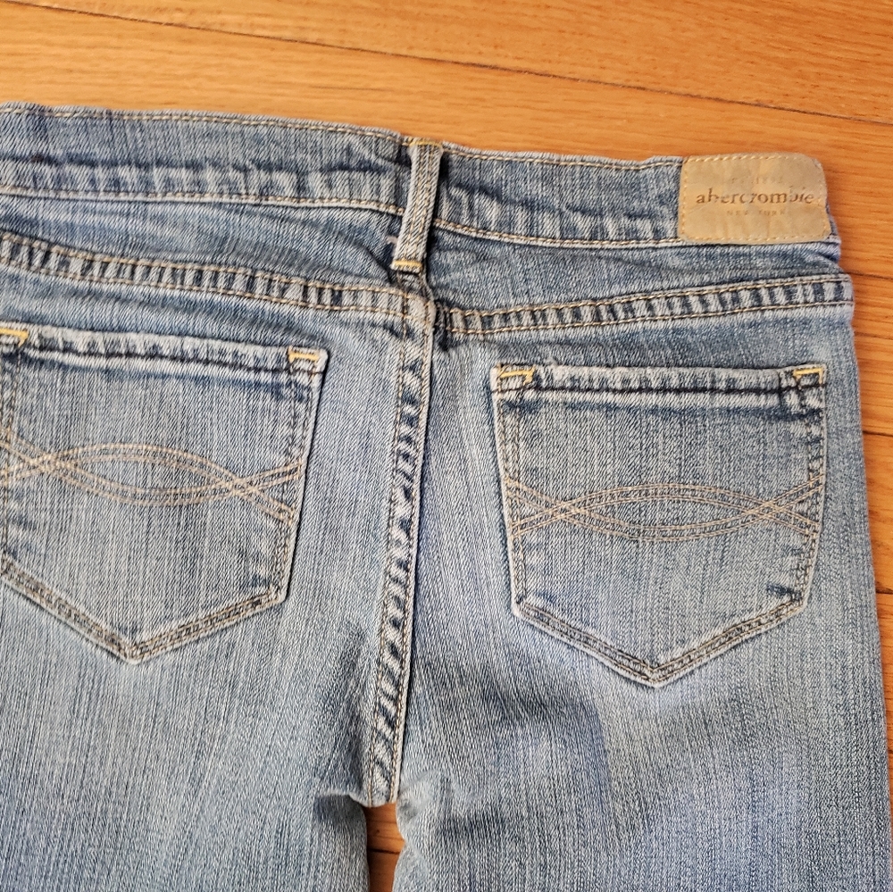 Girls Abercrombie Size 10 Denim Jeans Haley - Picture 6 of 9